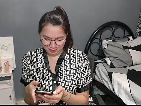 XxBigcumxX online show from December 4, 5:34 am