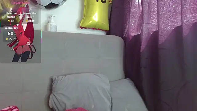 JuliethaFox online show from July 1, 7:03 pm