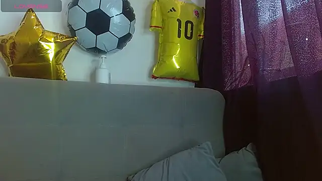 JuliethaFox online show from July 4, 5:07 pm