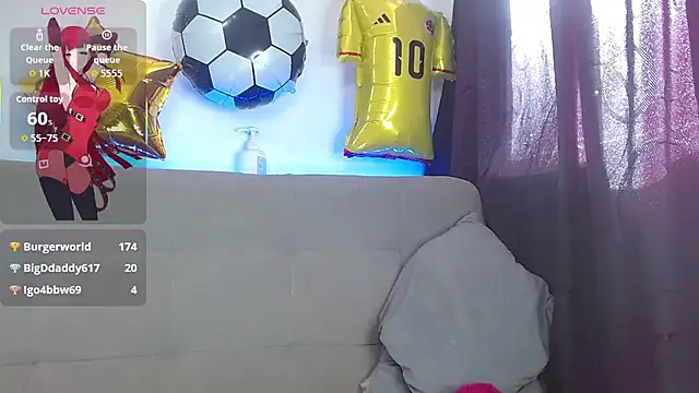 JuliethaFox online show from July 16, 9:32 pm