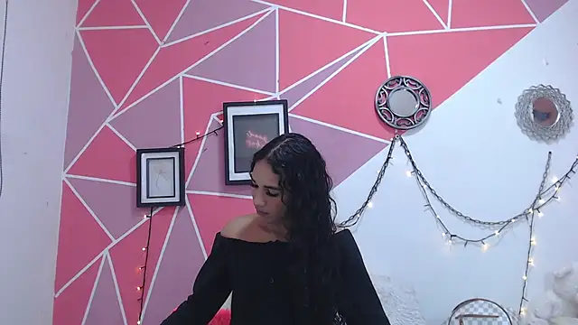 Tifany Adams online show from November 18, 8:42 pm