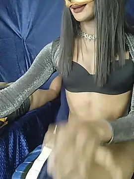 SEXYY TRANSY WITH GIRL online show from December 4, 8:35 pm