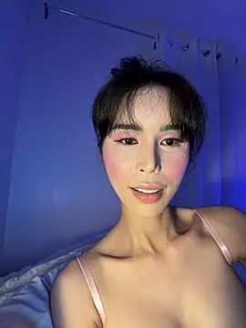 miss ditey09 online show from April 16, 9:39 pm