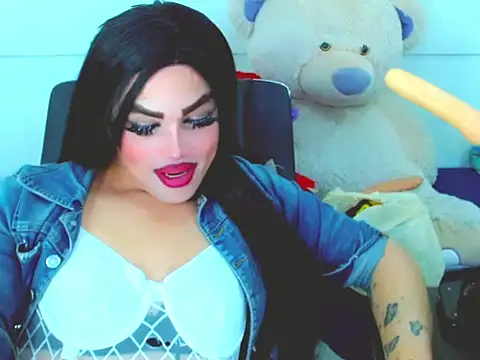 NharaBigCock online show from April 14, 7:30 pm