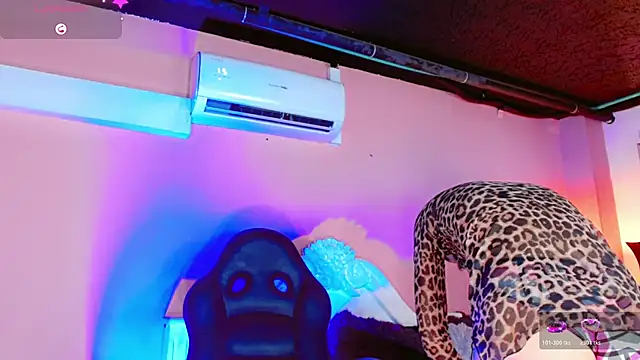 AnnaRouseQueen online show from February 10, 9:55 pm