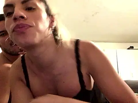 ESTRELLABERECHUCKY online show from January 6, 4:22 pm