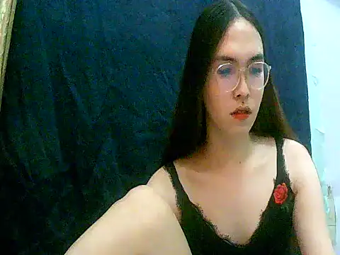 hottest solel online show from December 3, 1:37 pm