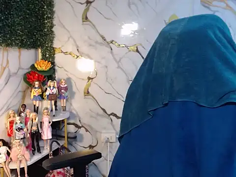 imadriana12 online show from December 2, 5:43 am