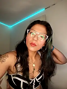 SamathaMay online show from April 10, 12:44 pm