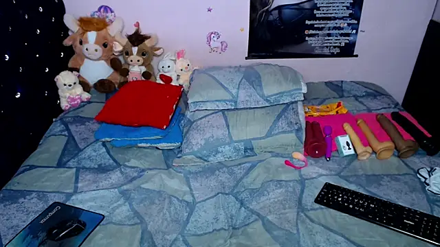 ShantalTsFox online show from July 5, 3:44 am