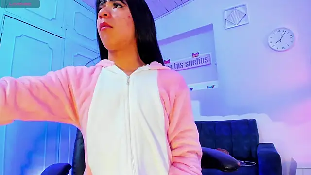 Hot Darliing online show from January 13, 1:08 pm