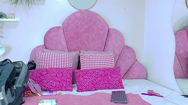 AbigailLenox   online show from January 9, 8:14 pm