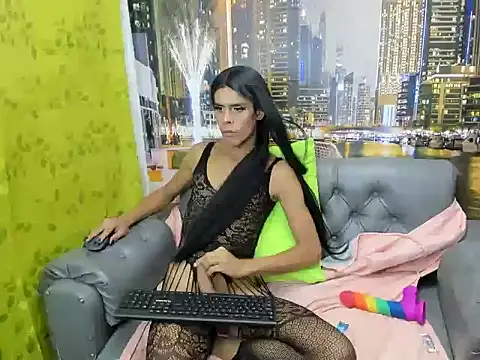 estefani robles online show from December 23, 1:21 am