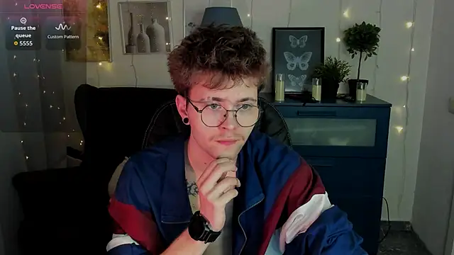 Tomas Norton online show from March 26, 2:32 pm