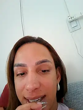 ofjuliaa online show from January 10, 6:58 pm