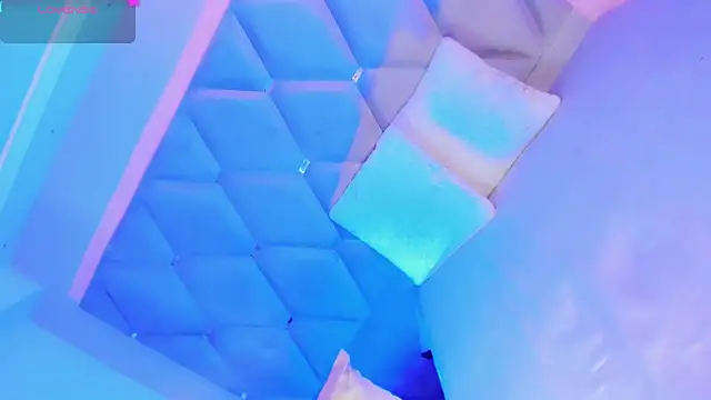 EmmaSweet23 online show from March 27, 8:32 pm