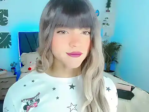 ZoeSchmmit online show from July 21, 3:59 pm