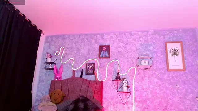 Everlin  Hot  online show from April 3, 11:35 pm