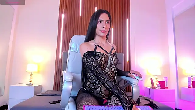 Viannca   online show from June 12, 8:24 am
