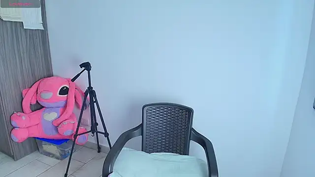 alys love online show from April 8, 3:35 pm