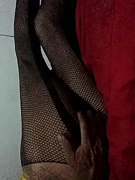 saraborges online show from June 5, 1:53 am