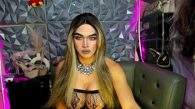 10inDominant Ayesha online show from March 23, 6:02 pm