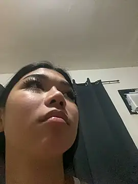 azumi suzako online show from April 9, 3:18 pm