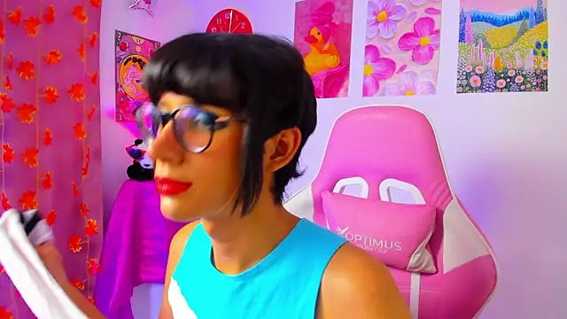 Madeline 21 online show from April 17, 12:08 pm