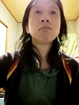 mako7612 online show from April 1, 7:21 am