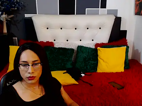 alise capell online show from April 29, 3:39 pm