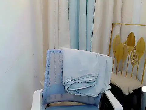 Midnightsnack88 online show from May 11, 1:11 am