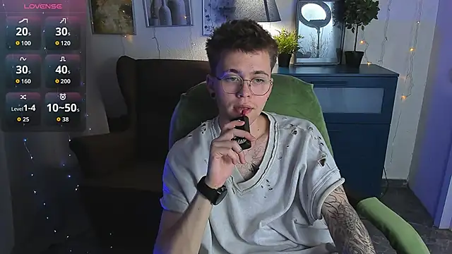 Thomas Norton online show from June 12, 9:36 pm