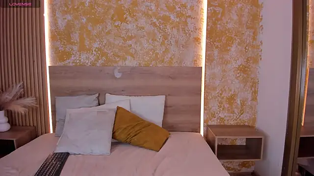 mia rossi 7 online show from April 5, 3:59 am