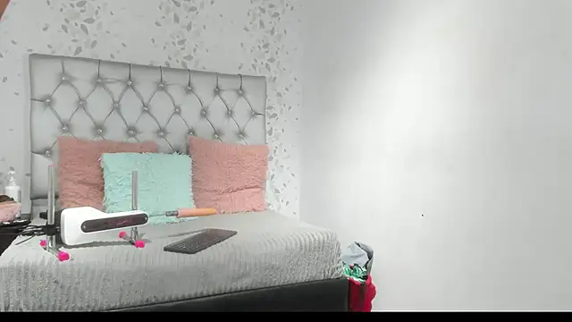 brenda sofia69 online show from June 6, 1:40 pm