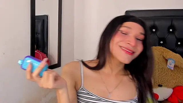 Camil 7w7 online show from May 18, 9:09 pm