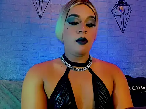 CristalGill  online show from June 18, 7:29 pm