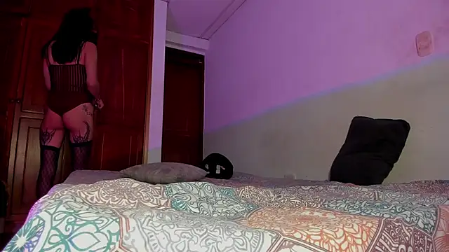 melany filly online show from April 18, 5:31 am