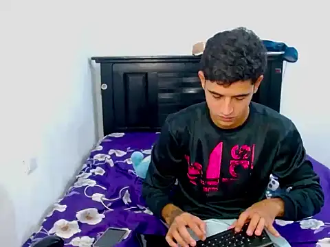 carlooss29 online show from April 25, 2:58 pm