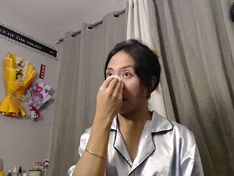 Super Hot BunnyXX online show from June 24, 2:37 pm