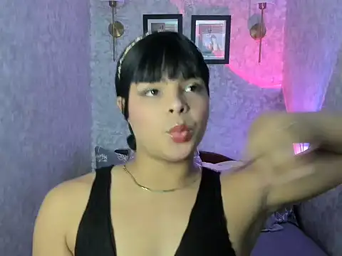 emily rosue  online show from July 21, 1:41 am