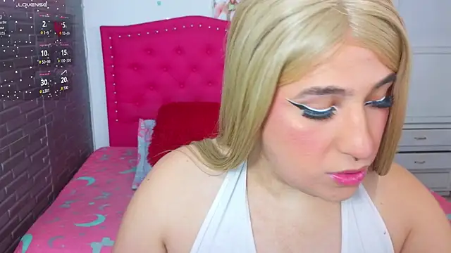 roxxy pink  online show from July 12, 3:43 am