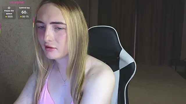 moni noir online show from June 28, 1:33 am
