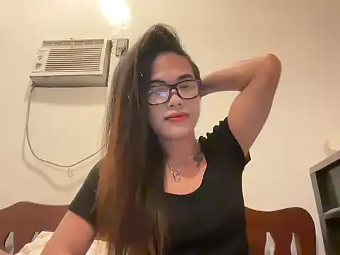  yoursweetjasmine  online show from July 25, 3:26 am