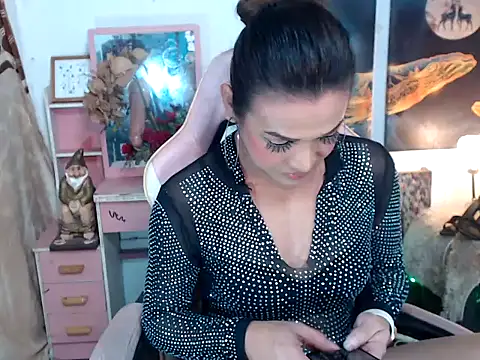 AsianMariaTs online show from November 18, 2:50 pm