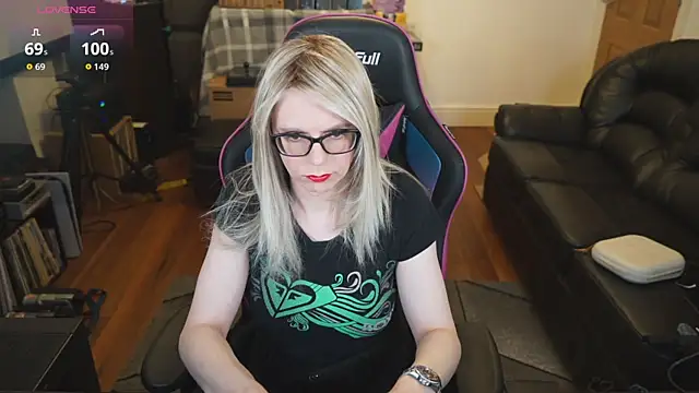 Snapshot of KelseyCobalt chatting on October 22, 8:23 pm KelseyCobalt online show from October 22, 8:23 pm