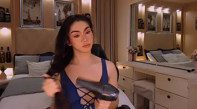 YOUR DREAMWIFE online show from March 20, 4:53 pm