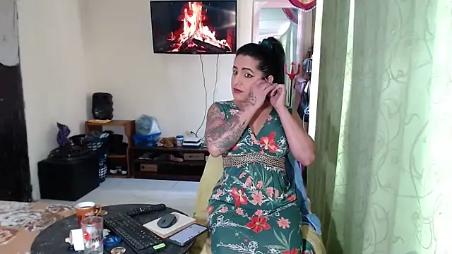 Sashaferrari2000 online show from April 2, 3:54 pm