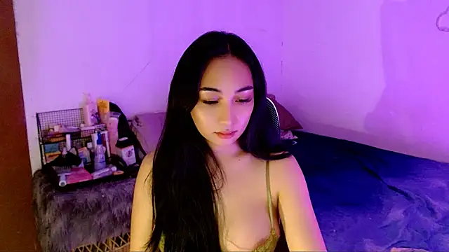 SweetLilly 18 online show from December 16, 3:55 am