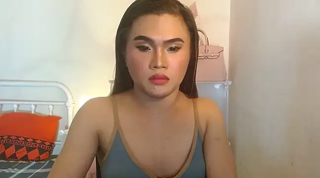 Snapshot of JustineBIGCUM chatting on February 5, 10:19 am JustineBIGCUM online show from February 5, 10:19 am