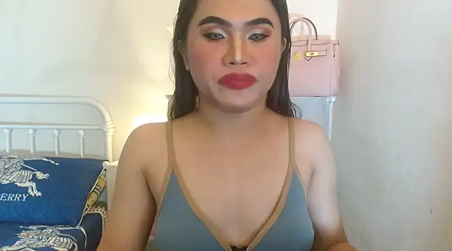 Snapshot of JustineBIGCUM chatting on March 10, 8:17 am JustineBIGCUM online show from March 10, 8:17 am